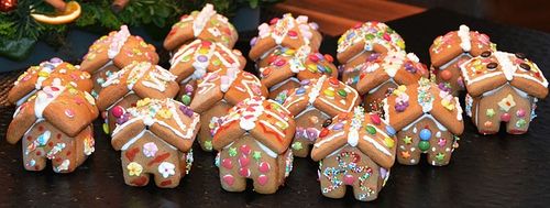 Tiny gingerbread houses.jpg
