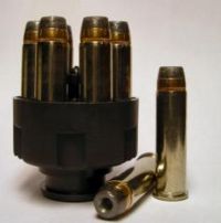 6 bullets revolver clip, for faster reloads.